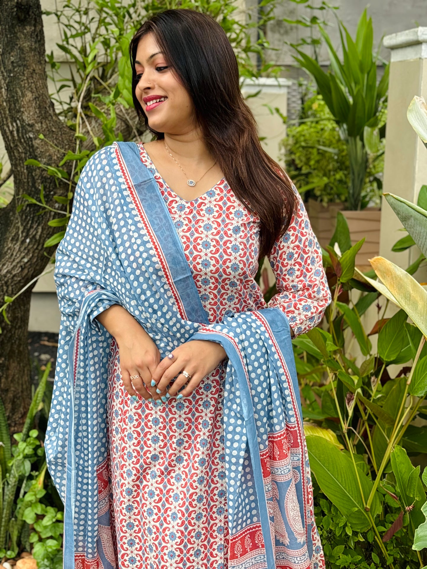 Blue Floral Kurta Set with Dupatta  Product Code : BLUEKS130