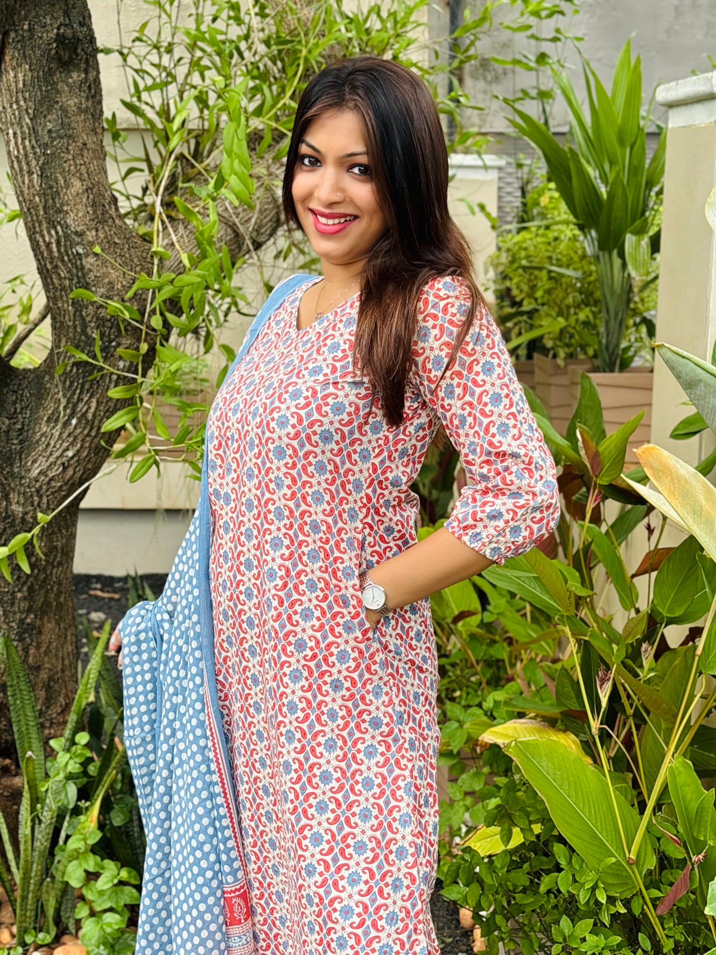 Blue Floral Kurta Set with Dupatta  Product Code : BLUEKS130