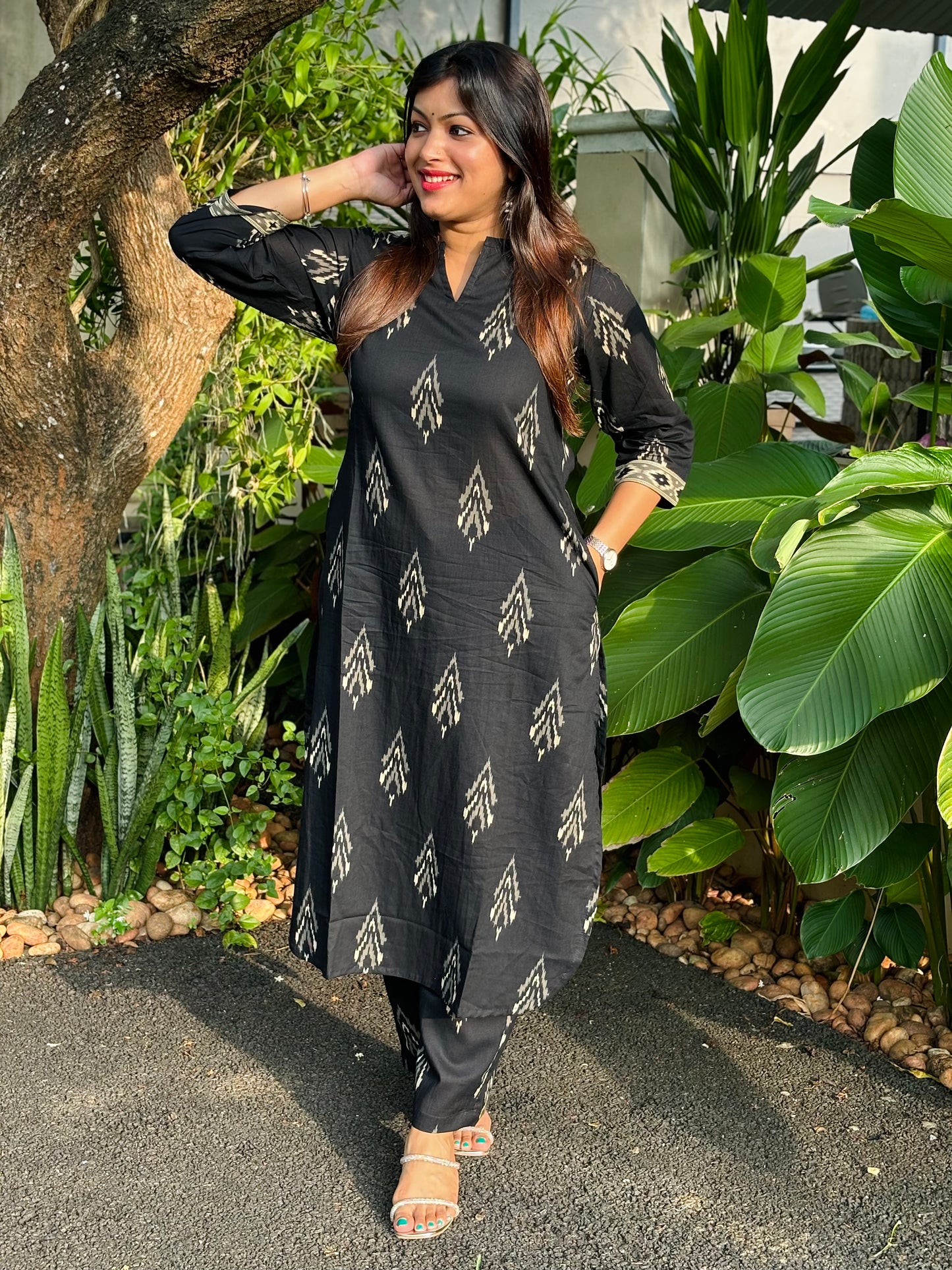 NEW! Black abstract print with sleeves border style co-ord set