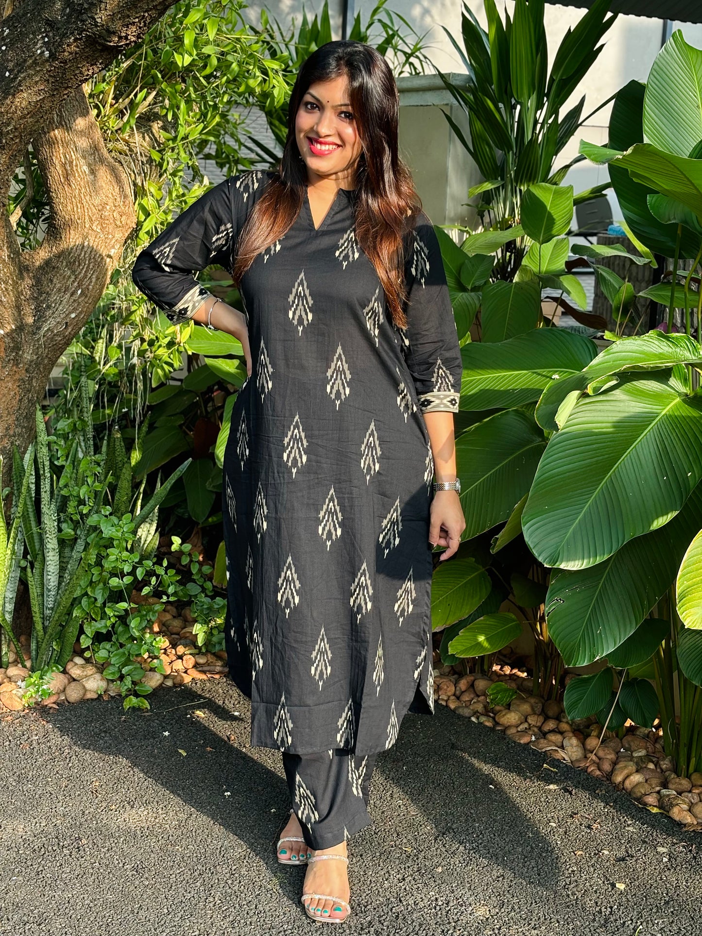 NEW! Black abstract print with sleeves border style co-ord set